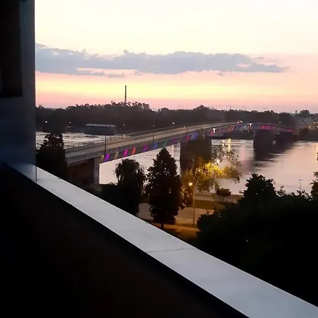 Quay For Exit Festival Apartment *