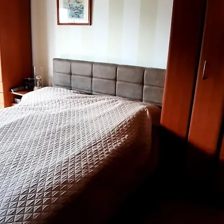 Quay For Exit Festival Apartment