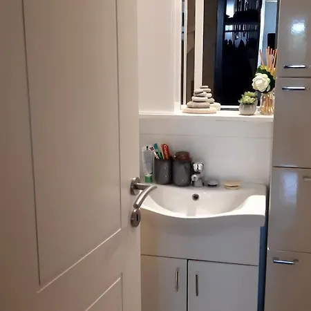 Quay For Exit Festival Apartment